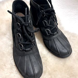 Ugg Heather Waterproof Leather Duck Boots Black Women’s Size 10